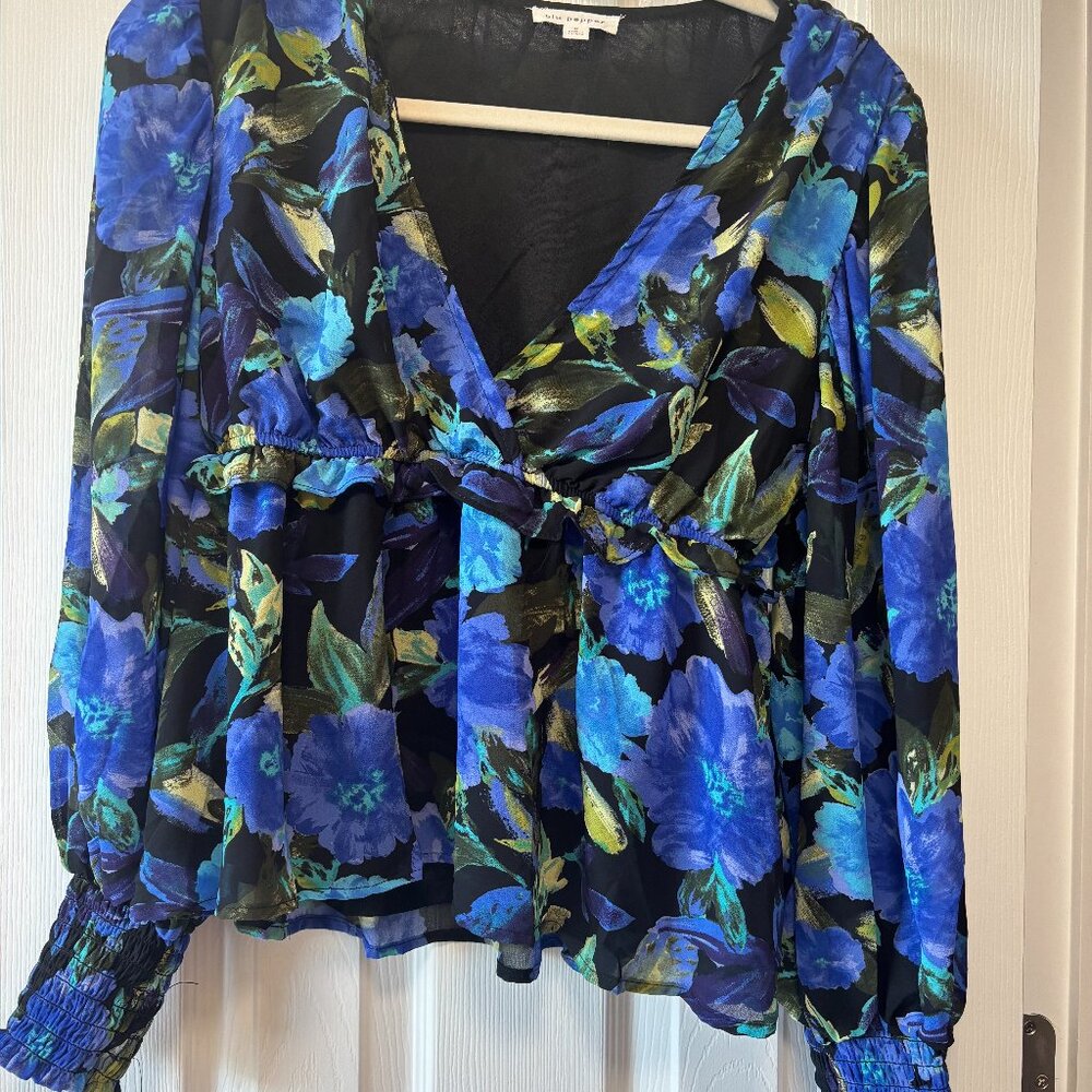 Blu Pepper Floral Blouse Size Small NWOT